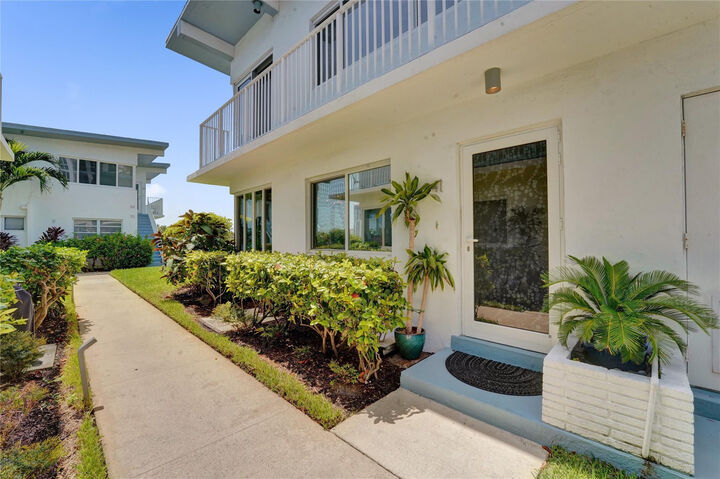 Property Photo: 425 Bayshore Drive 41 FL 33304