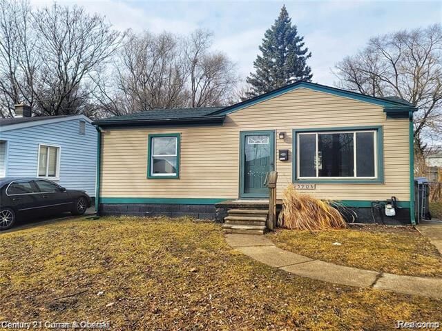 Property Photo:  25906 Lehigh Street  MI 48141 