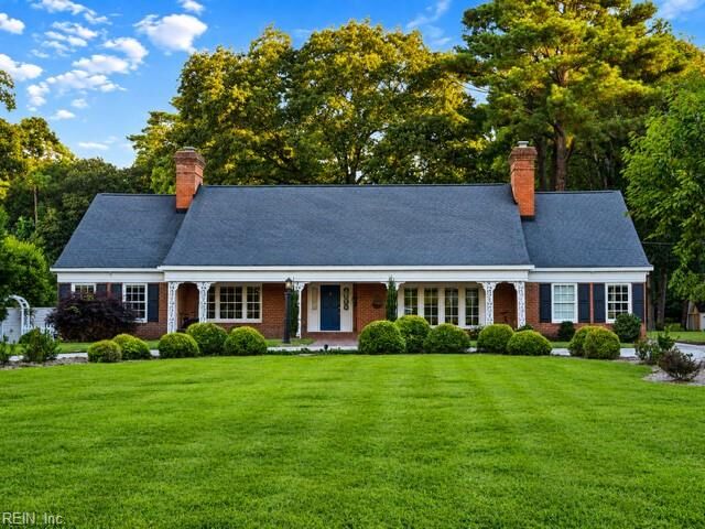 Property Photo:  812 Riverside Dr  VA 23606 
