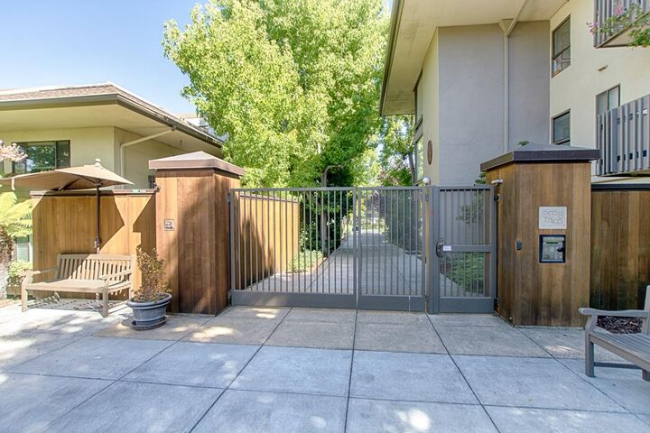Property Photo:  2140 Santa Cruz Avenue B106  CA 94025 