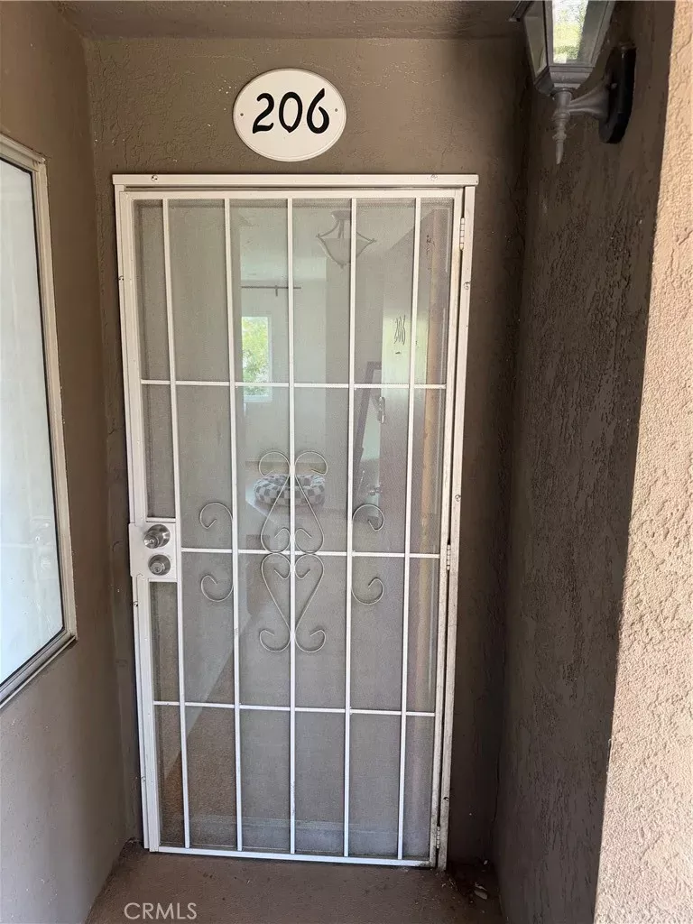 Property Photo:  725 Coronado 206  CA 90804 