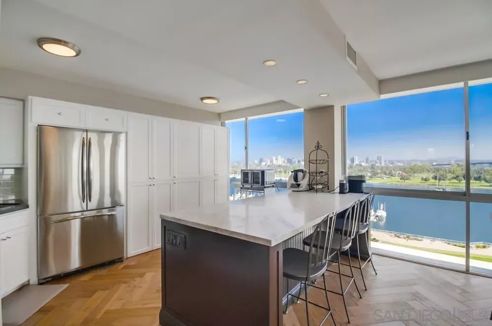 Property Photo:  1770 Avenida Del Mundo 1004  CA 92118 