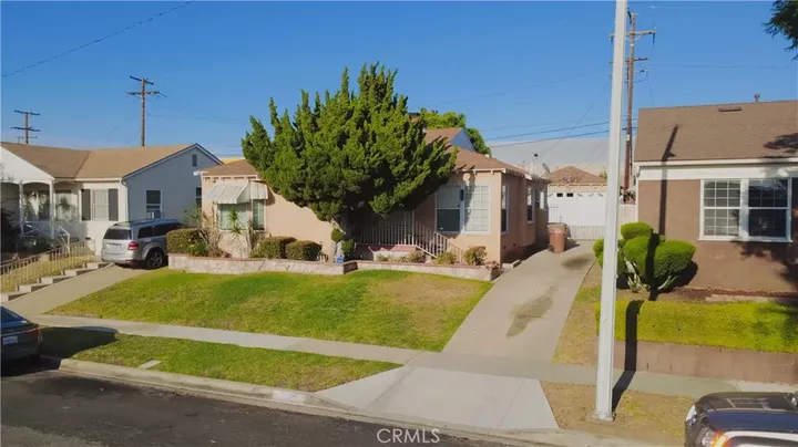 Property Photo:  11516 S St Andrews  CA 90047 