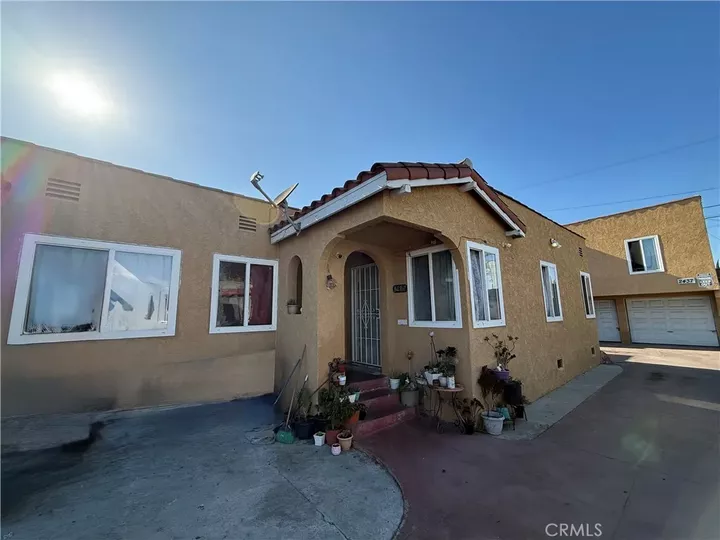 Property Photo: 2433 Broadway CA 90255