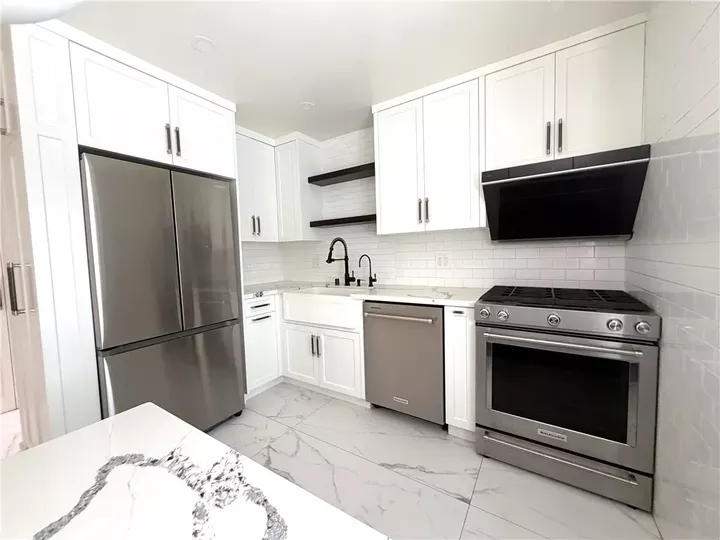 Property Photo:  11940 Weddington Street 16  CA 91607 