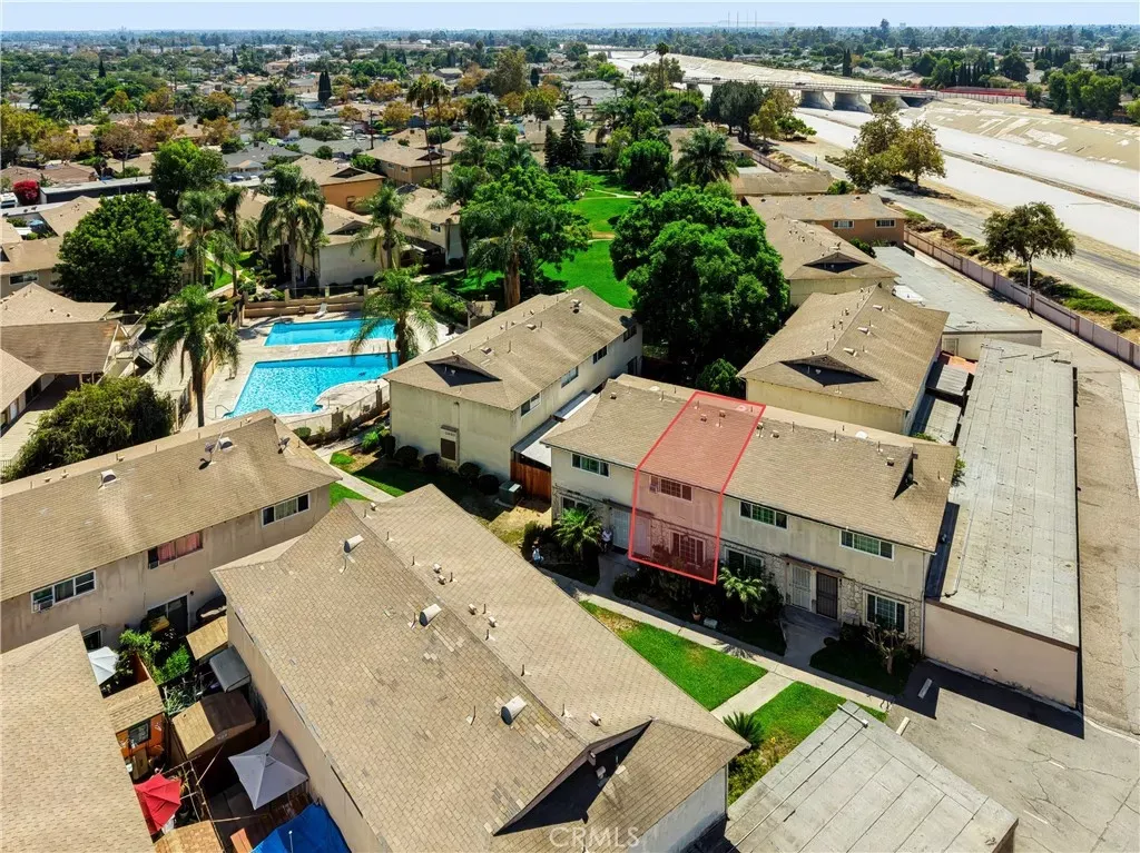 Property Photo:  1602 N King F3  CA 92706 
