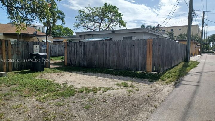 Property Photo: 1806 Funston St Rear FL 33020