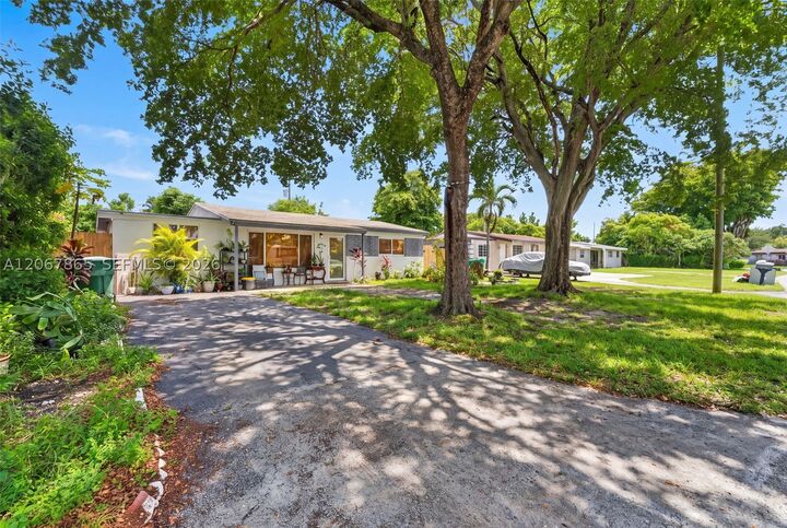 Property Photo:  6919 SW 22nd Ct  FL 33023 