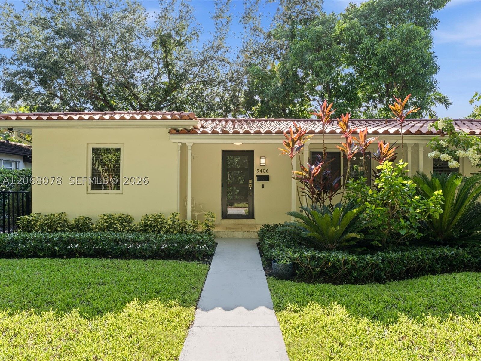 Property Photo: 5406 S Le Jeune Rd FL 33146