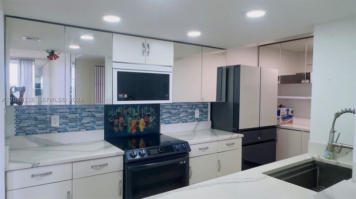 Property Photo: 777 S Federal Hwy Rpph1 FL 33062