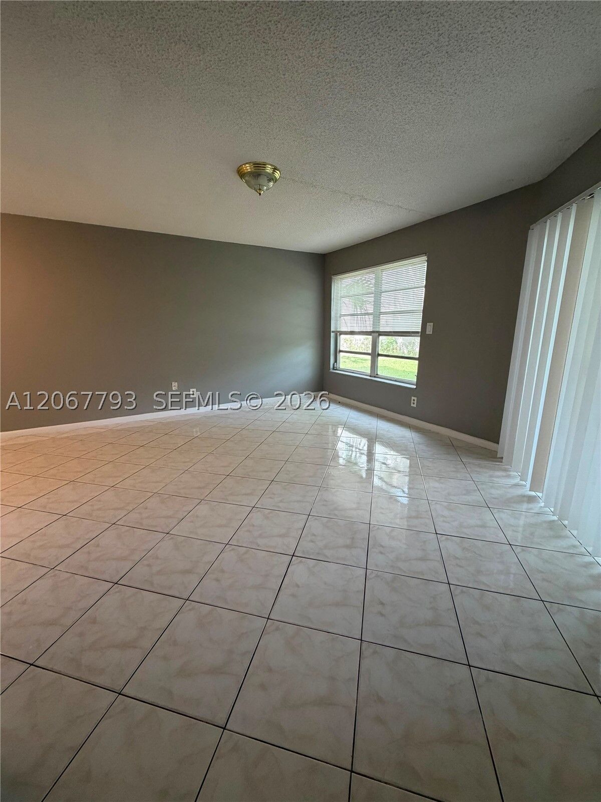 Property Photo: 3100 Riverside Dr 104 FL 33065