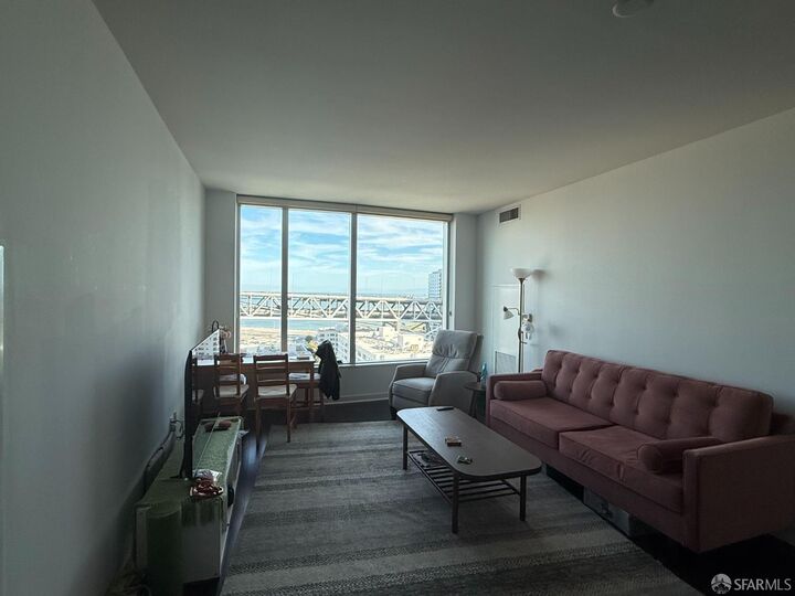 Property Photo: 338 Spear Street 19E CA 94105