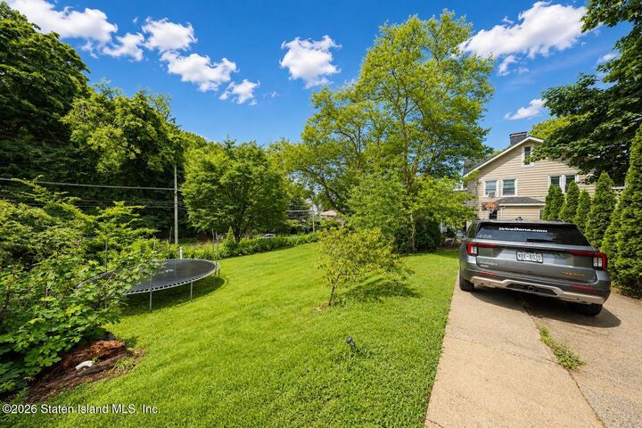 Property Photo:  168 Cebra Avenue  NY 10304 