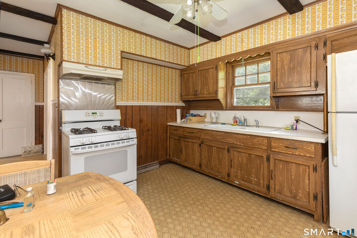 Property Photo:  327 Anna Avenue  CT 06708 