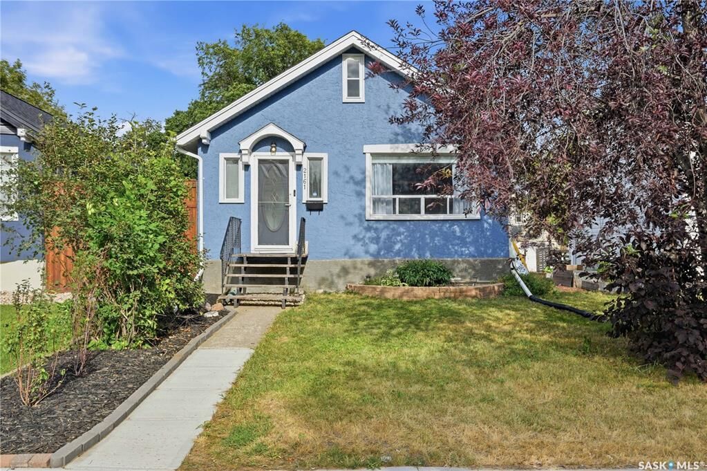 Property Photo:  2161 Queen Street  SK S4T 4C4 