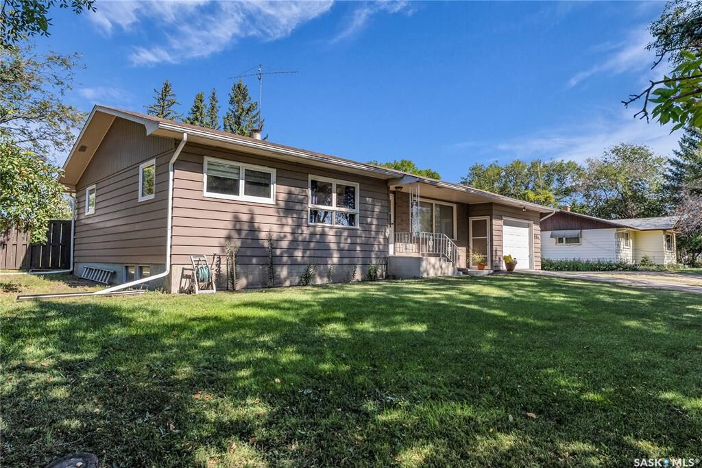 Property Photo: 604 King Street SK S0G 2J0
