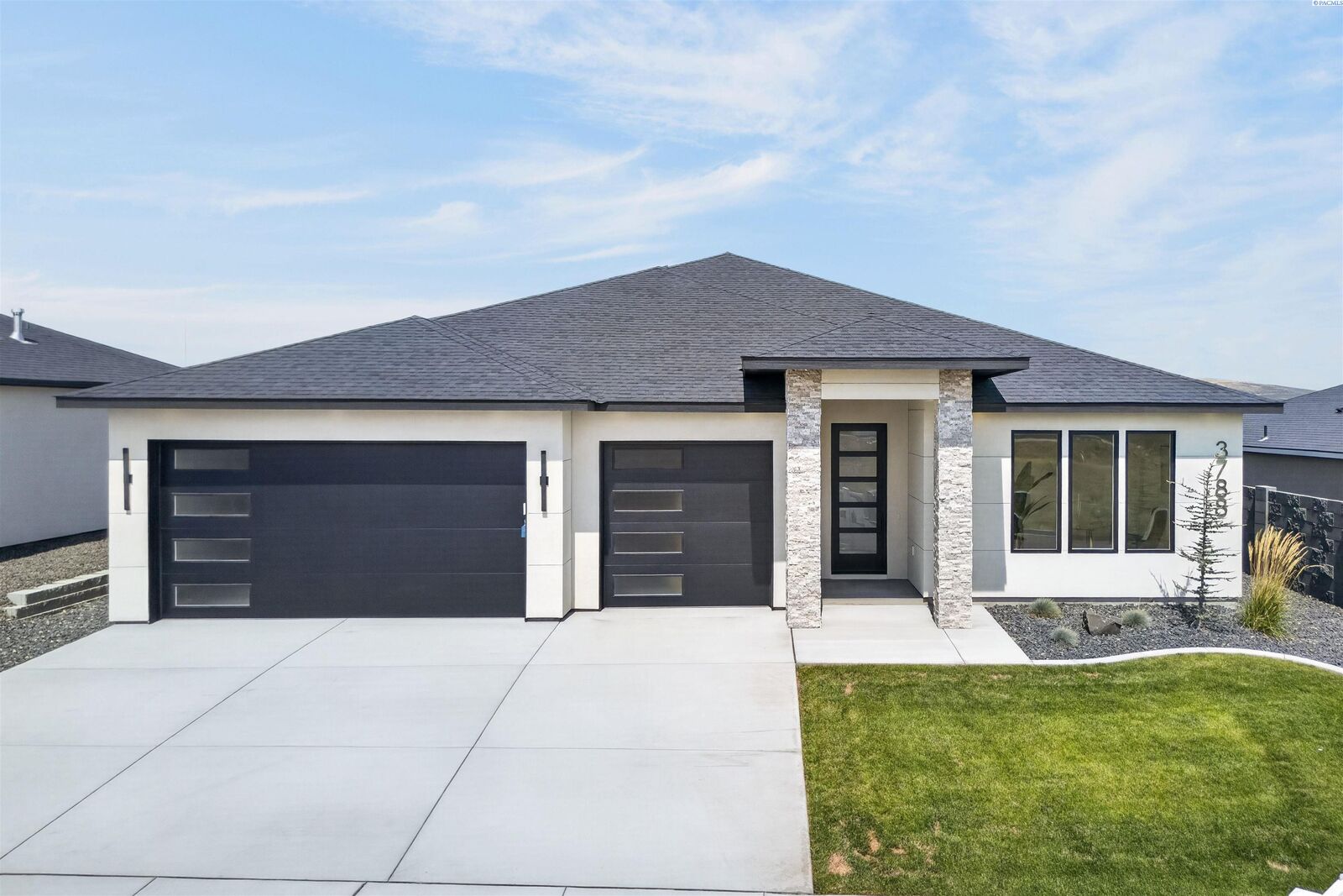 Property Photo:  3788 Scout Street  WA 99352 
