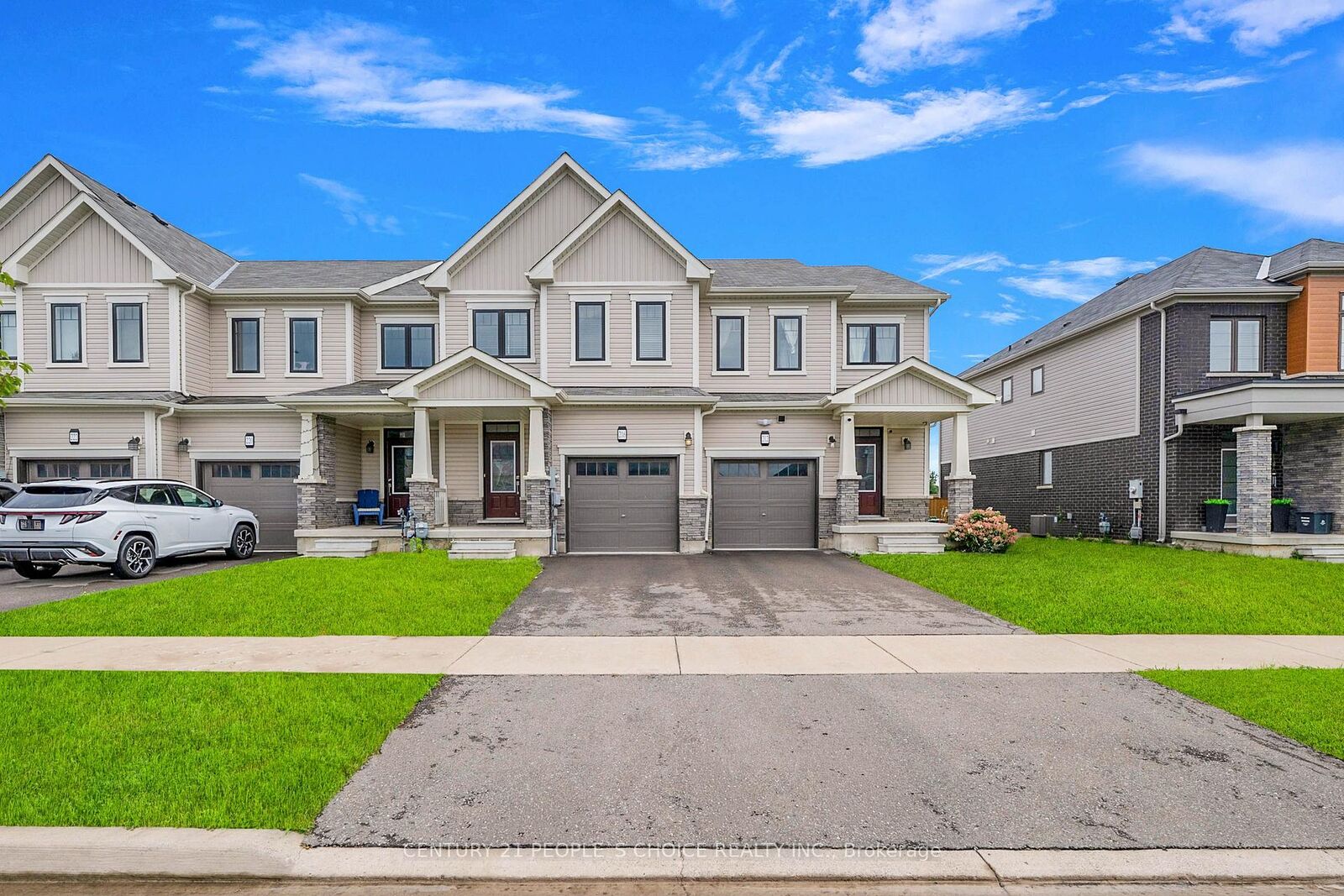 Property Photo: 216 Explorer Way ON L2V 0K2