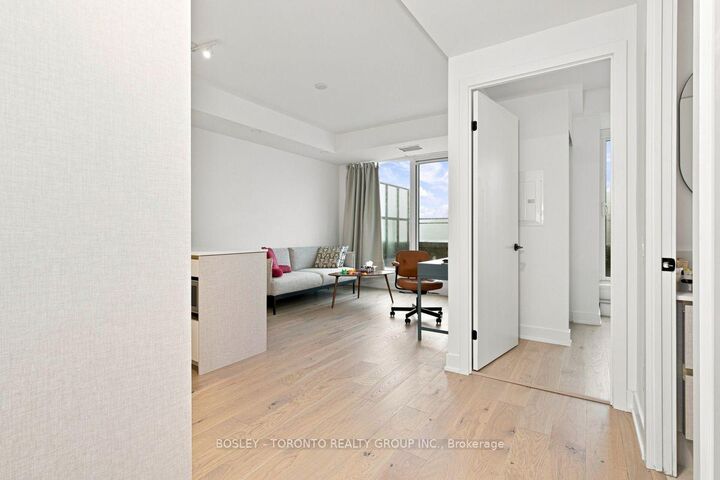 Property Photo:  1285 Queen Street E 504  ON M4L 1C2 