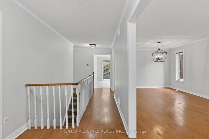 Property Photo: 29 Lakeview Drive ON L9L 1G9