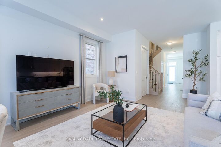 Property Photo: 1949 Barbertown Road ON L5M 2G9