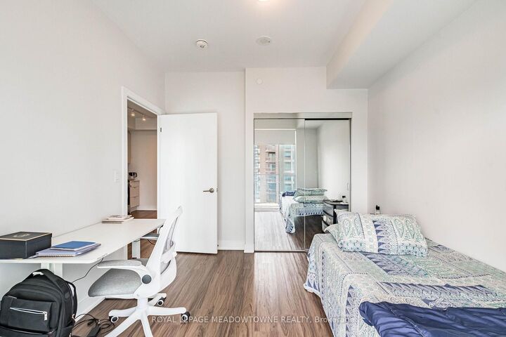 Property Photo:  430 Square One Drive 1202  ON L5B 0L6 