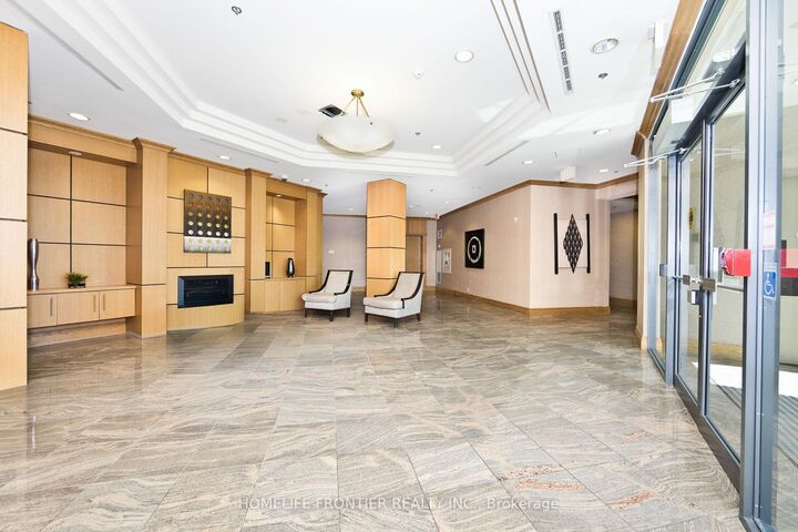 Property Photo: 185 Oneida Crescent 1117 ON L4B 0B1