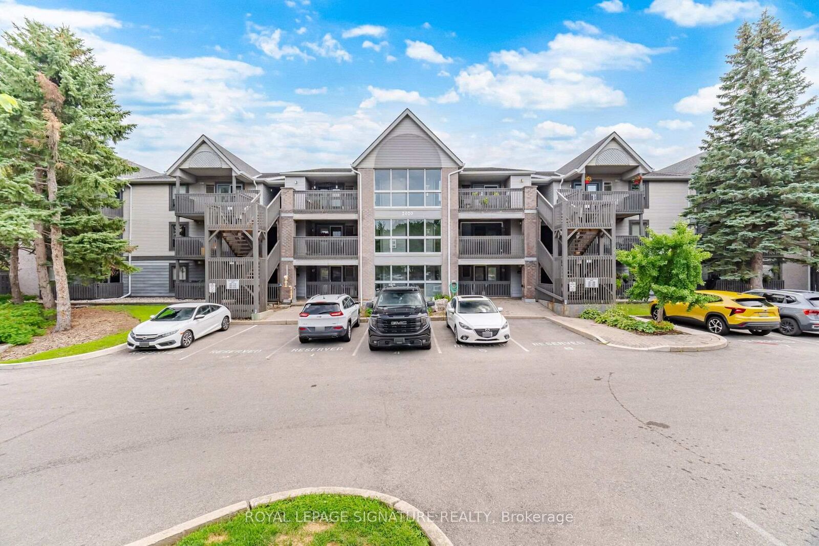 Property Photo:  2020 Cleaver Avenue 207  ON L7M 4C2 