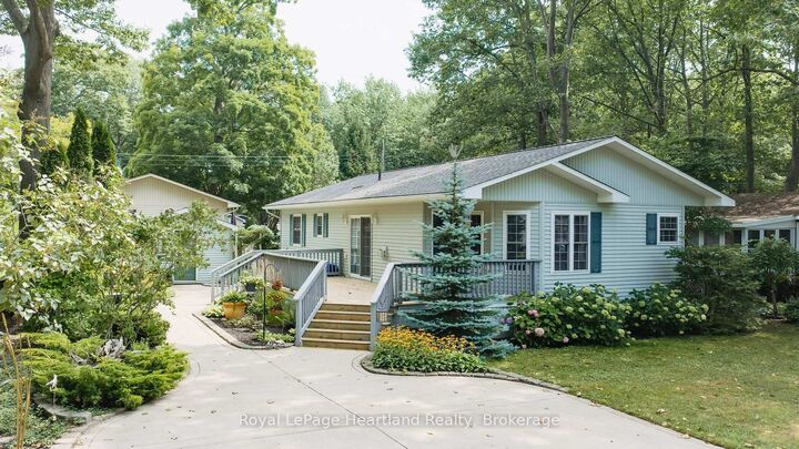 10 Huron Lane — photo 1