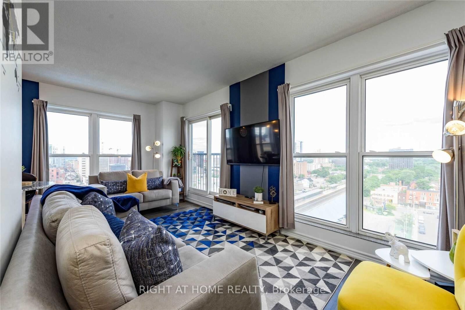 Property Photo:  135 James Street S 1102  ON L8P 2Z6 