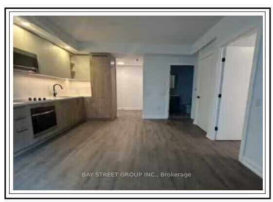 Property Photo: 21 Meadowdale Road 1207 ON L4K 0H6