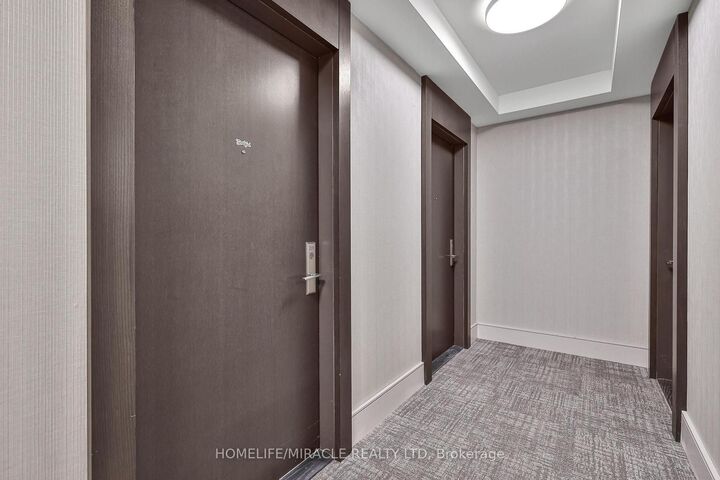 9000 Jane Street 223 — photo 1