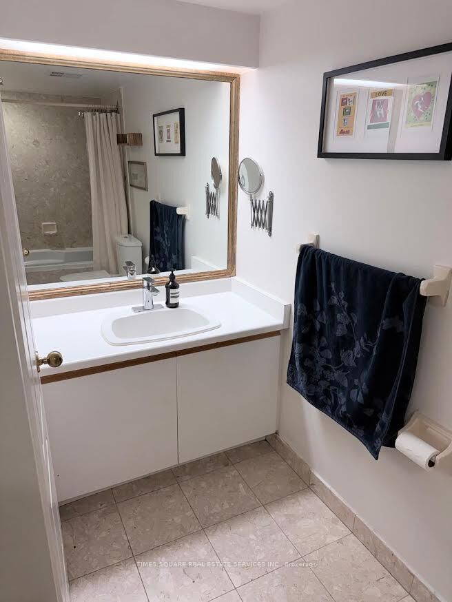 Property Photo: 55 Centre Avenue 2003 ON M5G 2H5