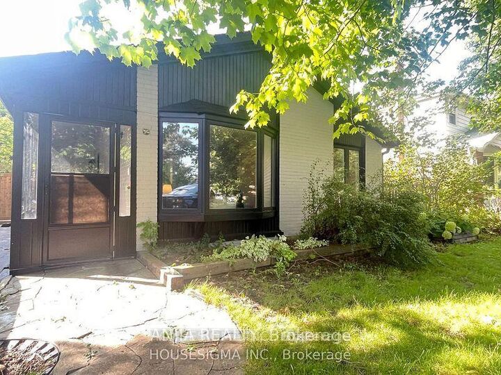 46 Seaton Drive W — photo 1
