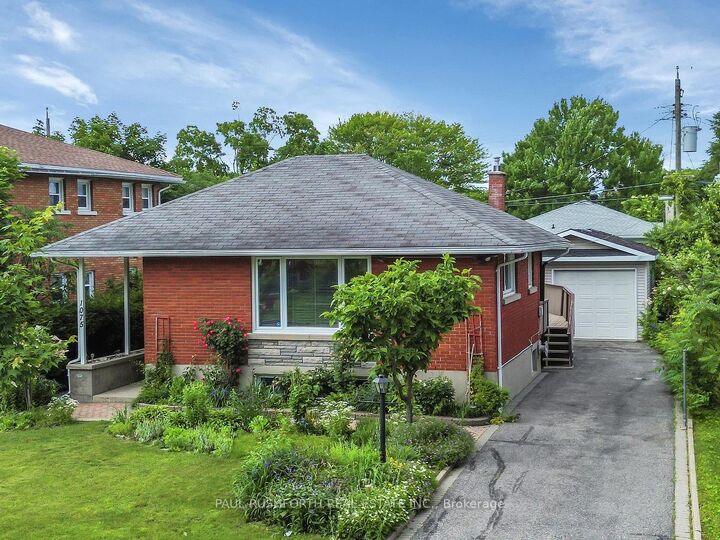 Property Photo: 1075 Secord Avenue ON K1H 8C7