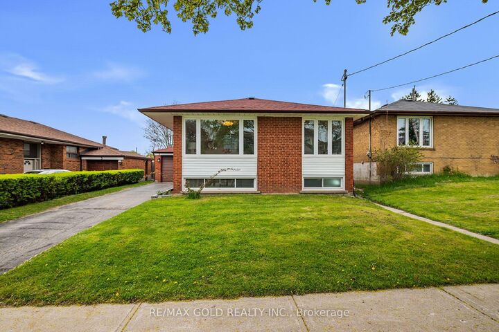 Property Photo: 3 Willamere Drive ON M1M 1W5