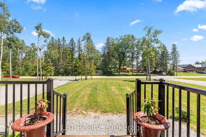 61 Pinewood Boulevard — photo 1