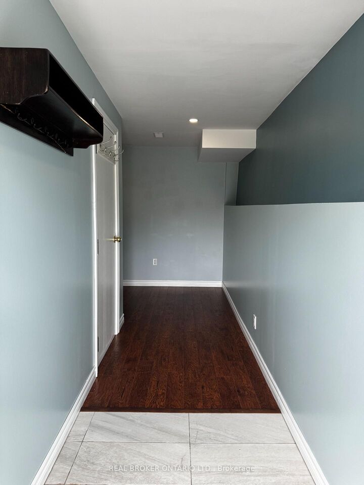 Property Photo:  34 Engel Crescent A  ON L4N 6K5 