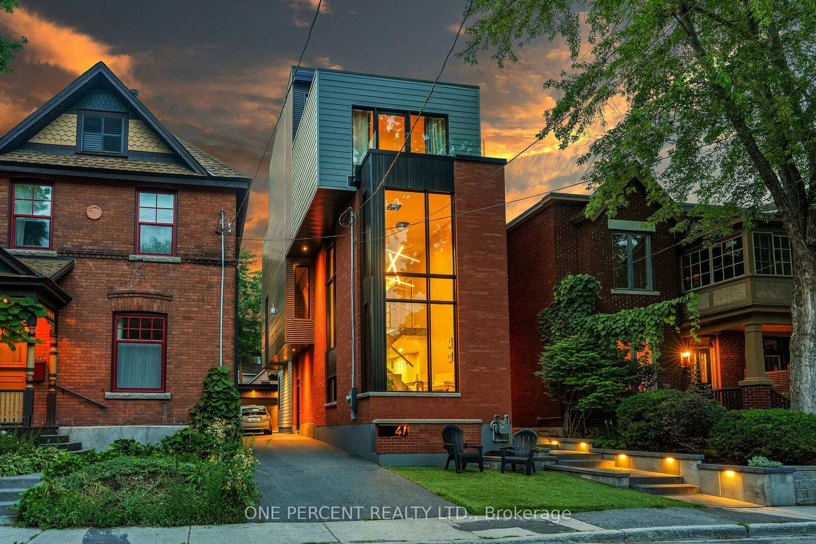 Property Photo:  41 Second Avenue  ON K1S 2H2 