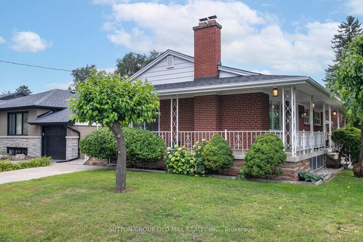 Property Photo: 993 Islington Avenue ON M8Z 4R1