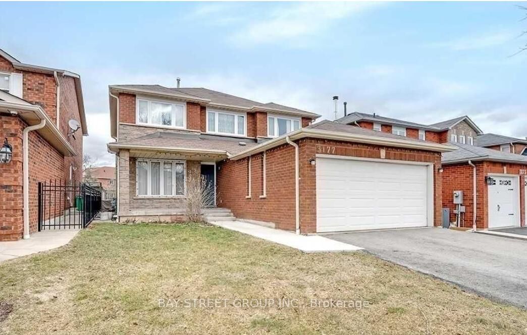 Property Photo:  3177 Colonial Drive Upper2  ON L5L 5L3 