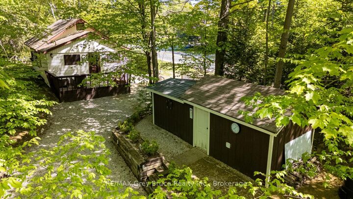 112 Symon Avenue — photo 1