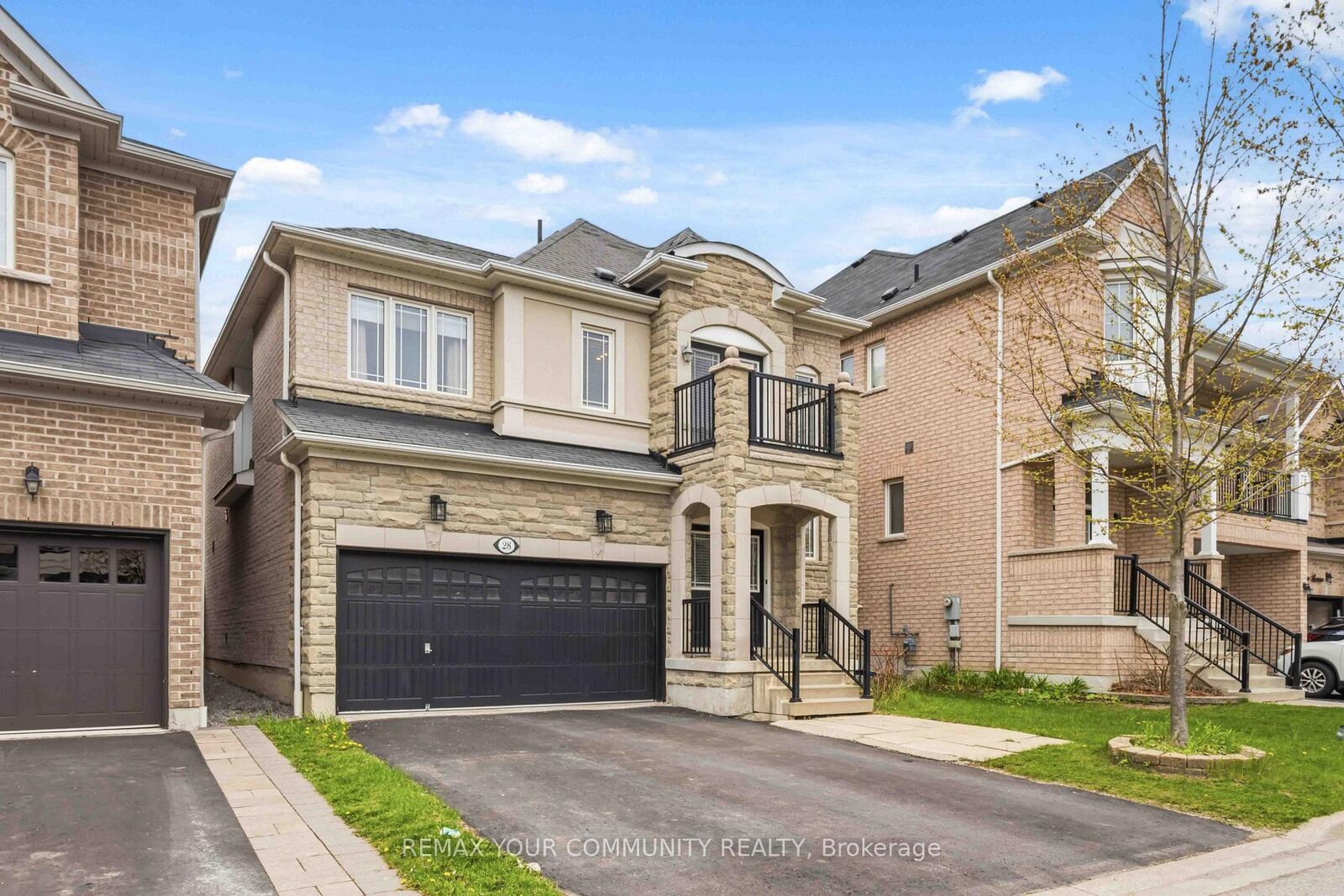 Property Photo: 28 Cater Avenue ON L1Z 0G1