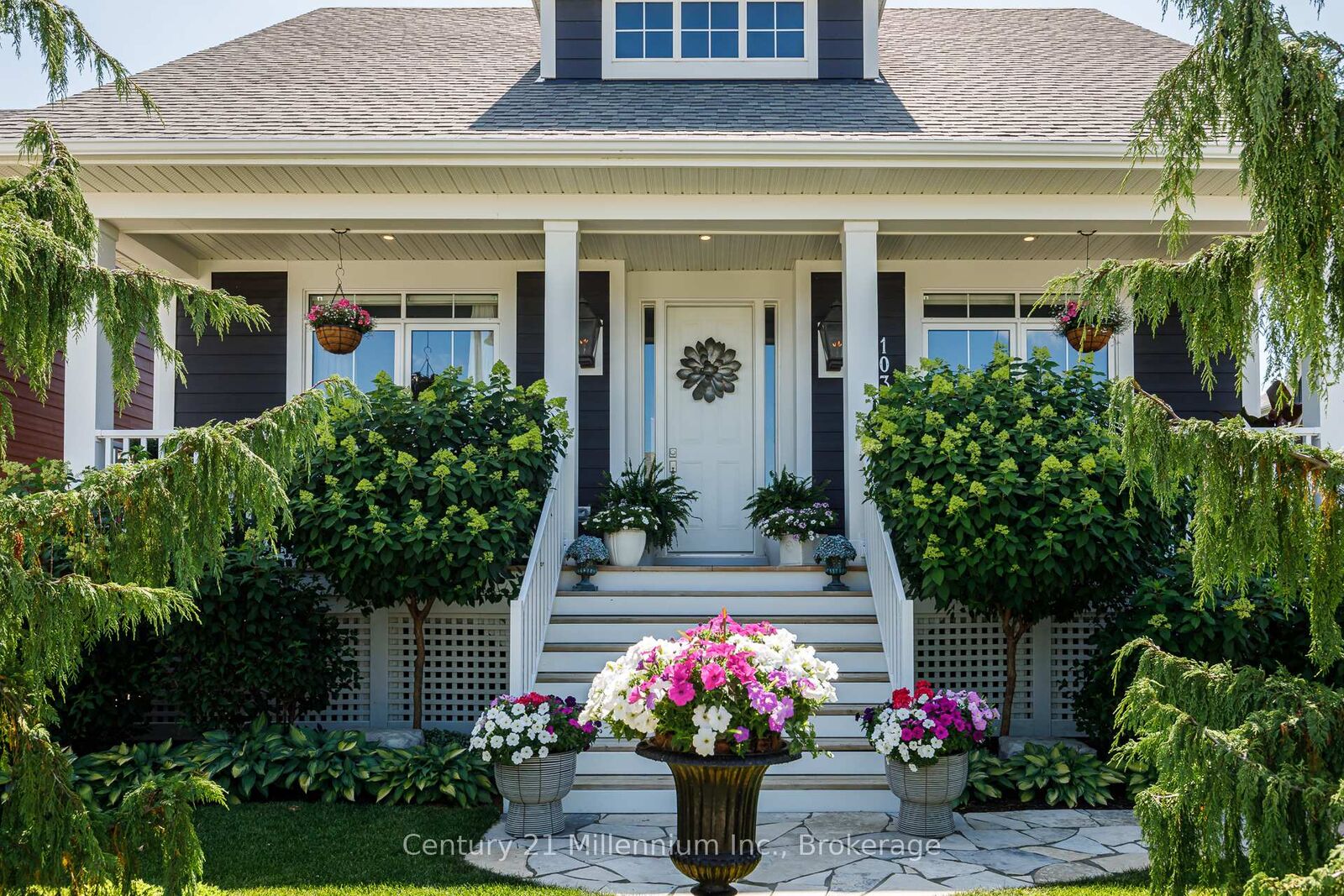 Property Photo:  103 White Oak Crescent  ON L9Y 0Z3 