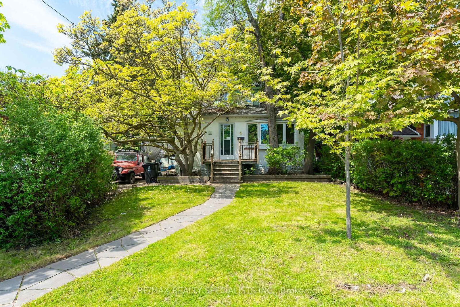 Property Photo: 4 Elton Crescent ON M8W 2X8