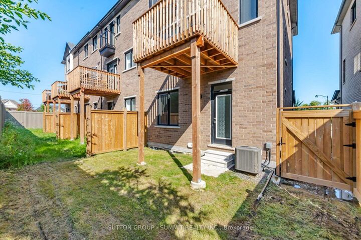 Property Photo: 5206 Viola Desmond Drive ON L5M 2S7