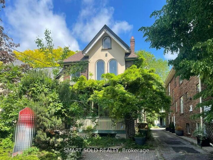 Property Photo:  42 Amelia Street  ON M4X 1E1 