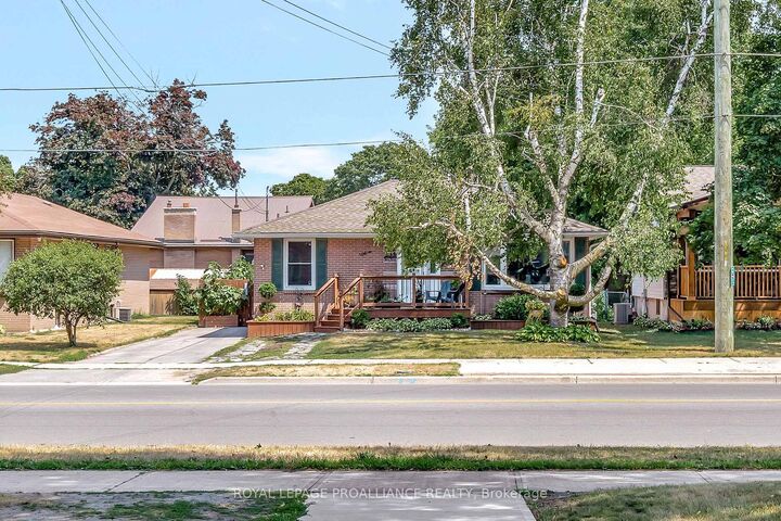 Property Photo:  235 Farley Avenue  ON K8N 4L7 