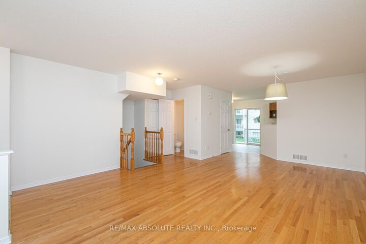 Property Photo: 246 Gershwin Private 38 ON K2H 1G5