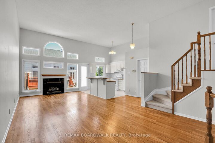 Property Photo: 5 Maple Park Private ON K1T 4A6